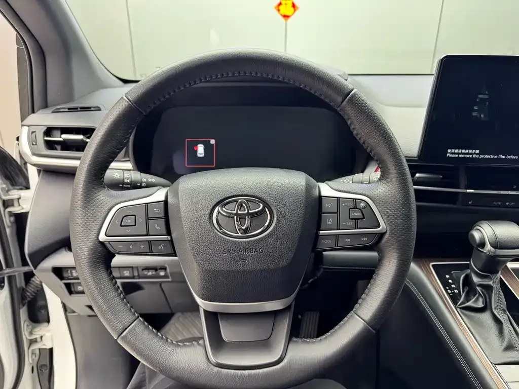 Toyota Granvia — фото 8