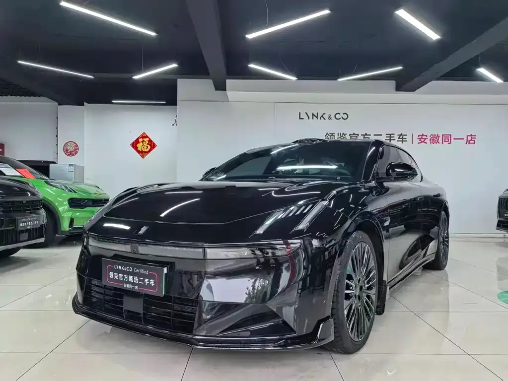 Lynk & Co 10 EM-P