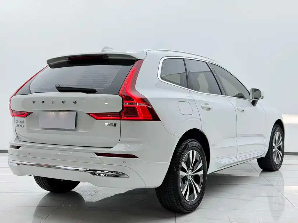 Volvo XC60 — фото 4