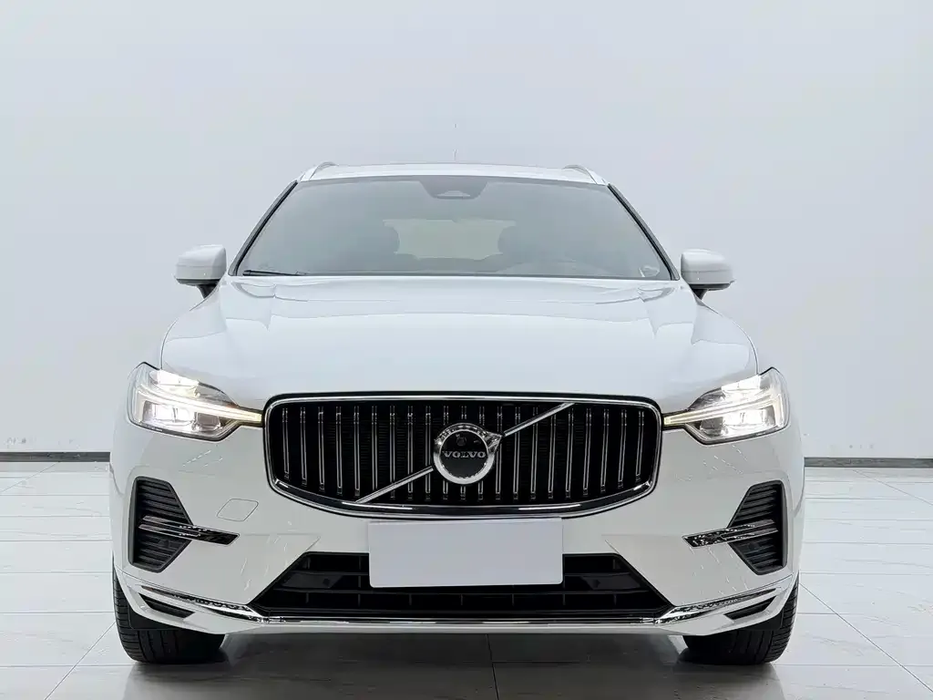 Volvo XC60 — фото 5