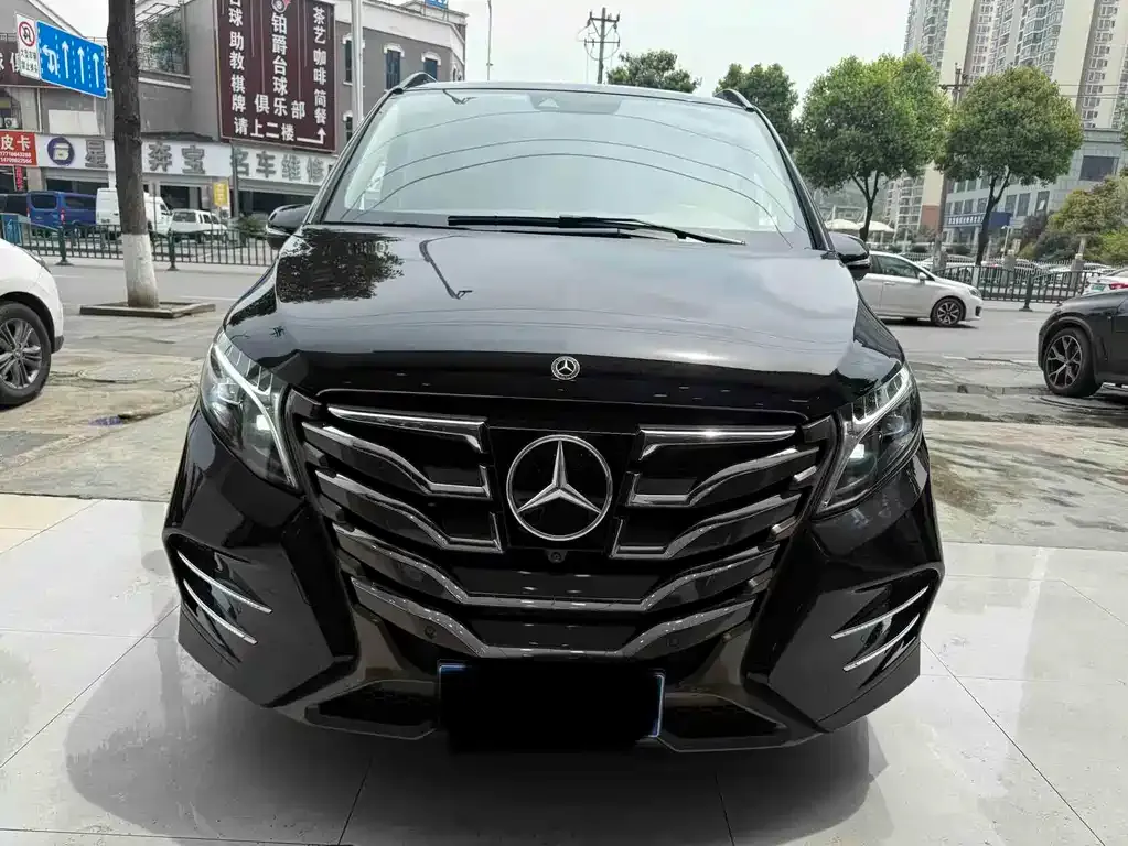 Mercedes-Benz V-Class — фото 10