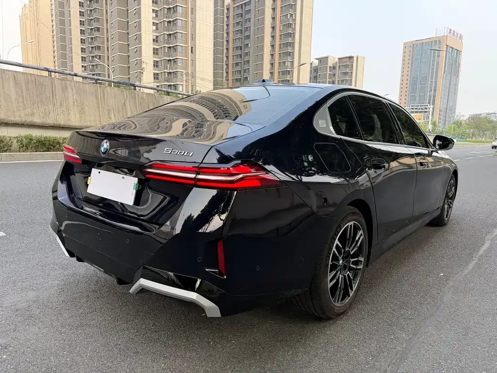 BMW 5 Series 2025 из CN, фото 5