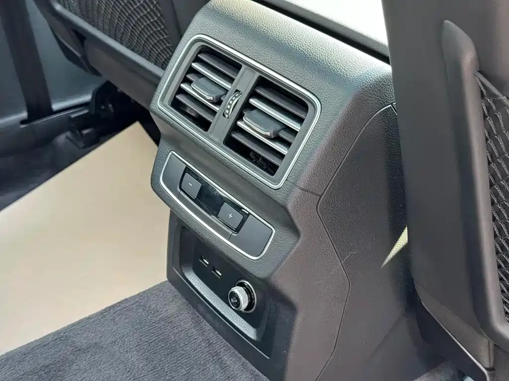 Audi Q5L 2023 из CN, фото 8