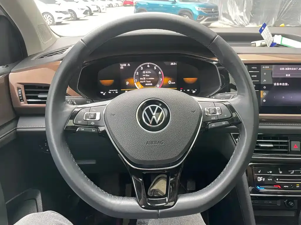 Volkswagen Tharu — фото 3