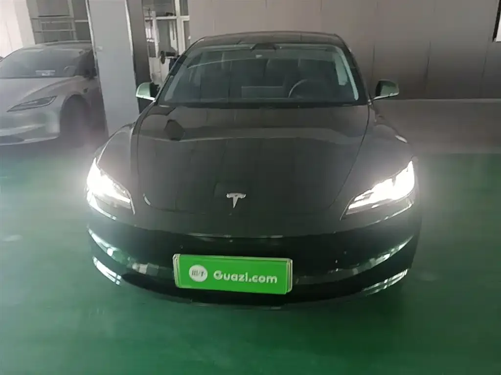 Tesla Model 3 — фото 7