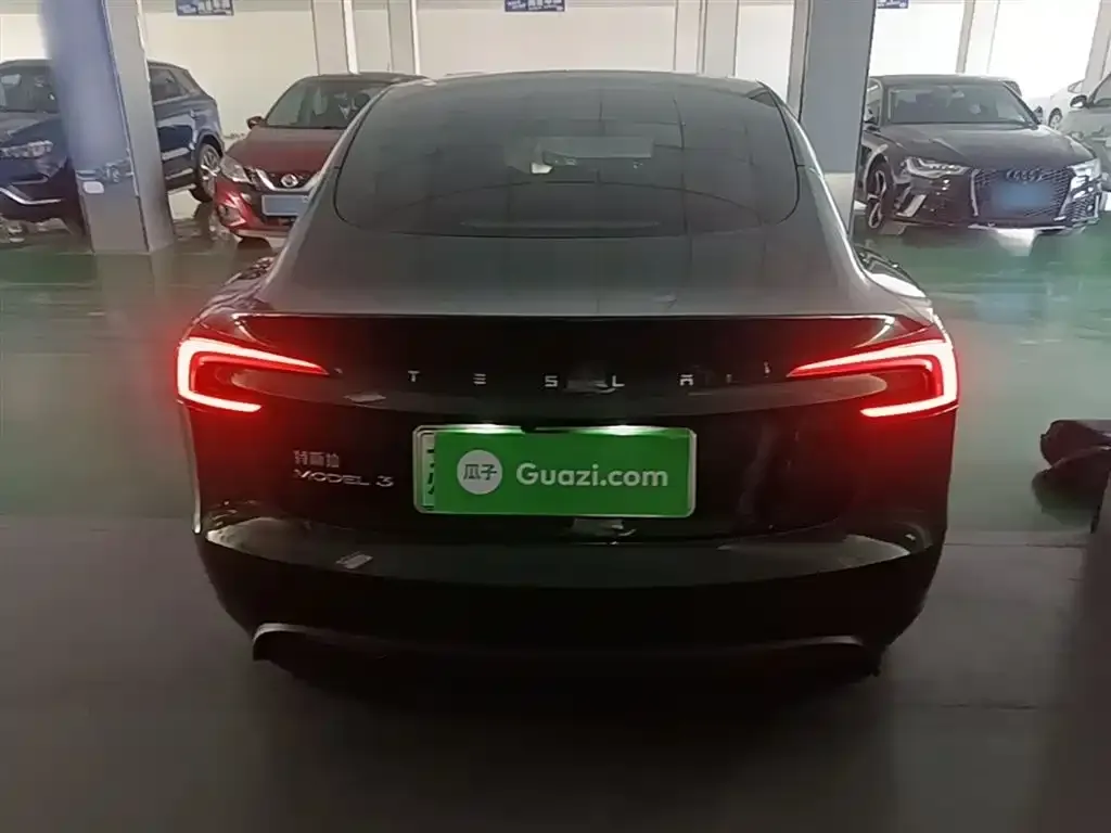 Tesla Model 3 — фото 5