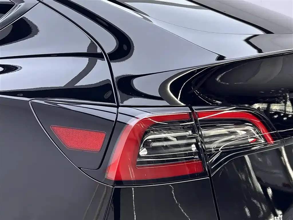 Tesla Model Y 2023 из CN, фото 9
