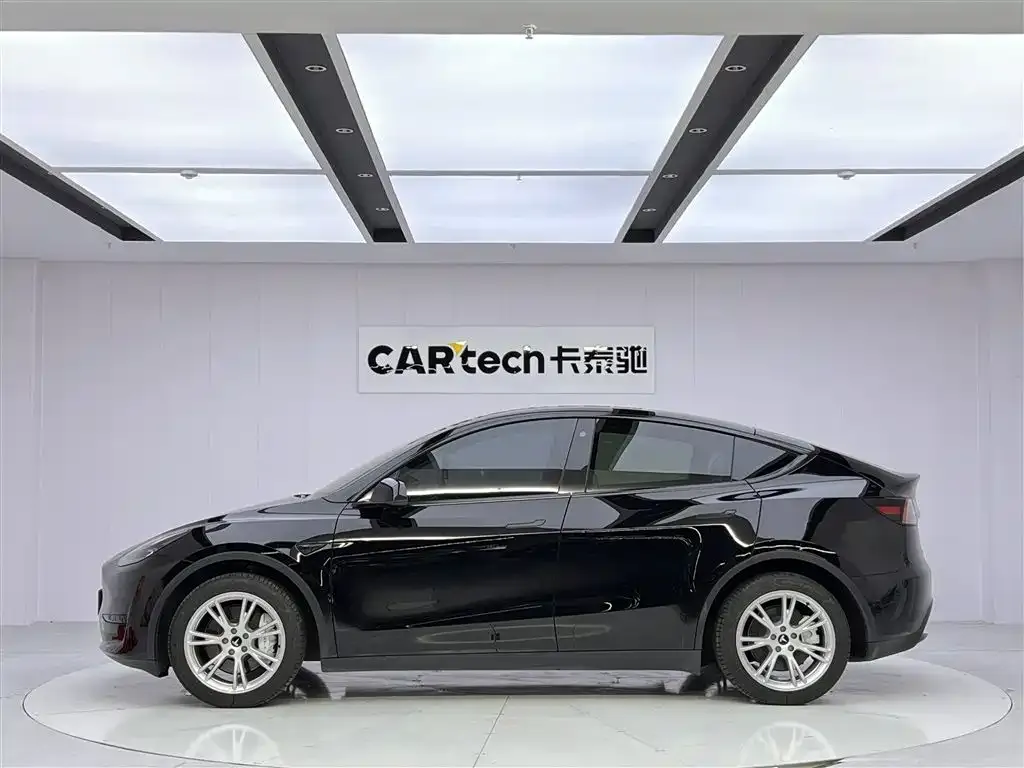 Tesla Model Y 2023 из CN, фото 3