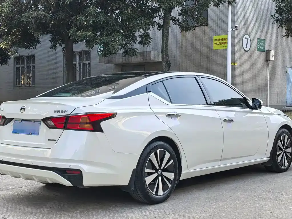 Nissan Teana — фото 10