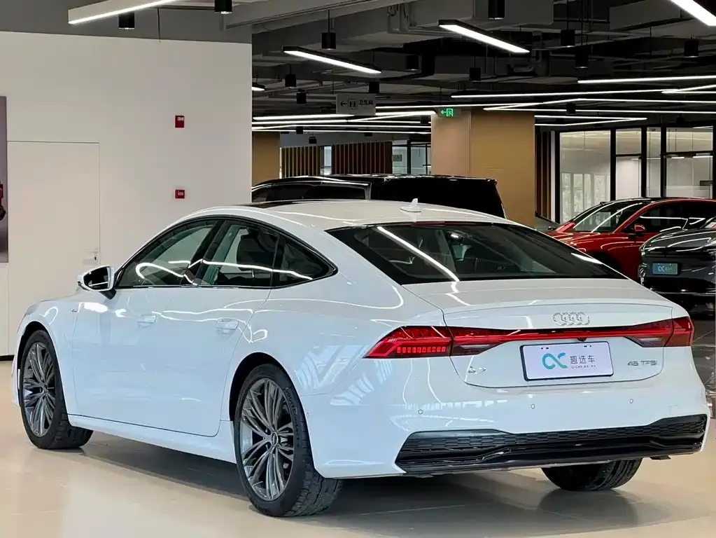 Audi A7 — фото 7