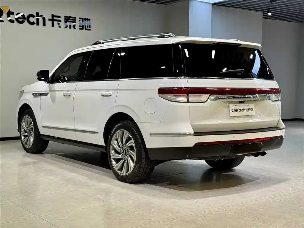 Lincoln Navigator — фото 9