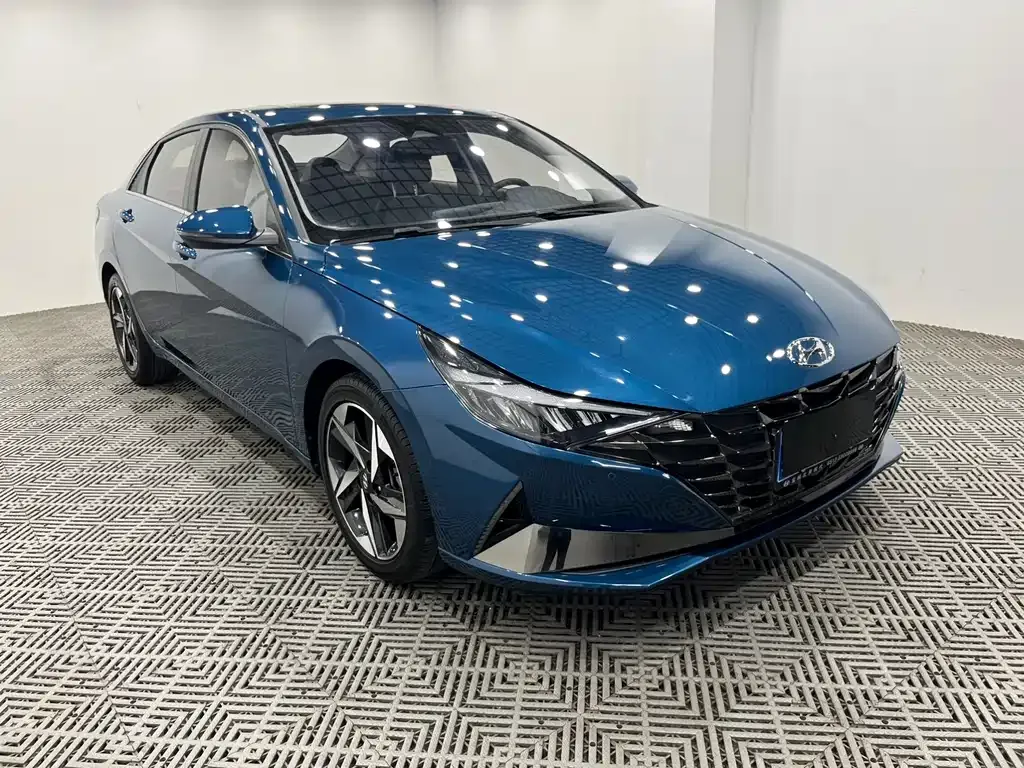 Hyundai Elantra 2023 из CN, фото 1