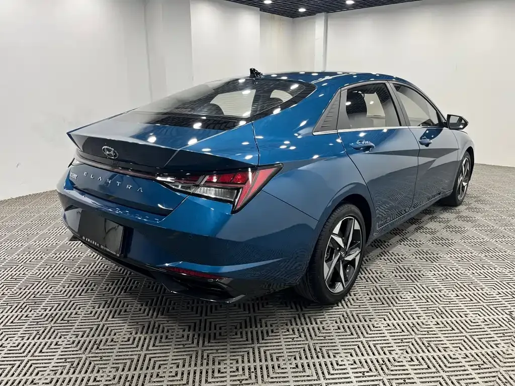 Hyundai Elantra 2023 из CN, фото 4