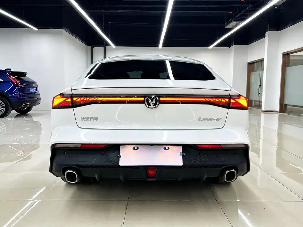 Changan UNI-V 2023 из CN, фото 2