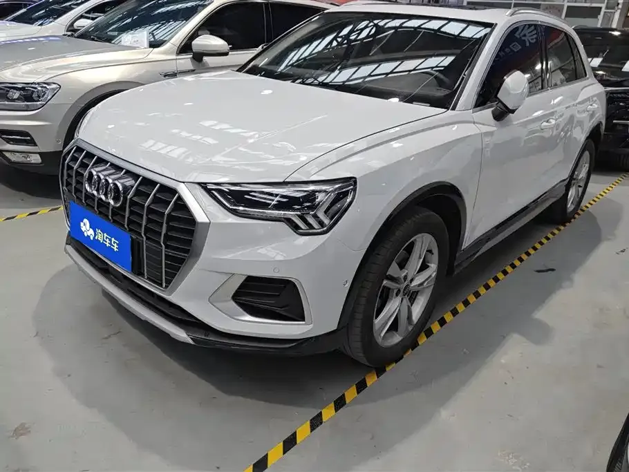 Audi Q3 — фото 1