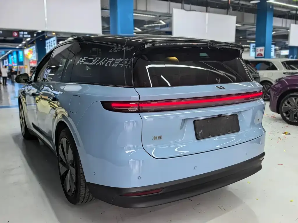 Li Auto i8 — фото 6