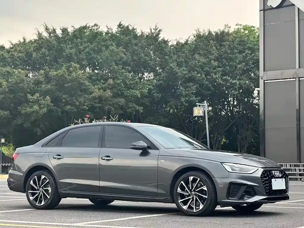 Audi A4L — фото 5