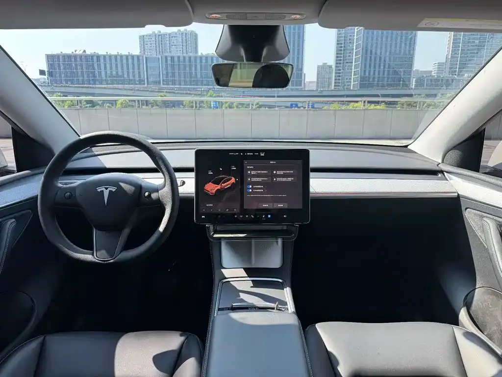 Tesla Model Y — фото 7