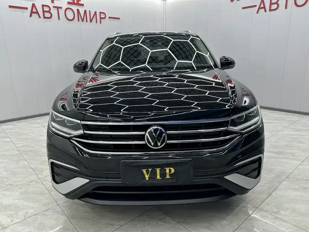 Volkswagen Tiguan L — фото 3