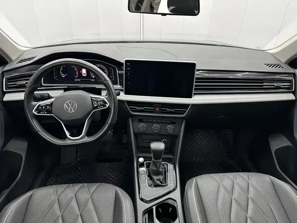 Volkswagen Tiguan L — фото 8