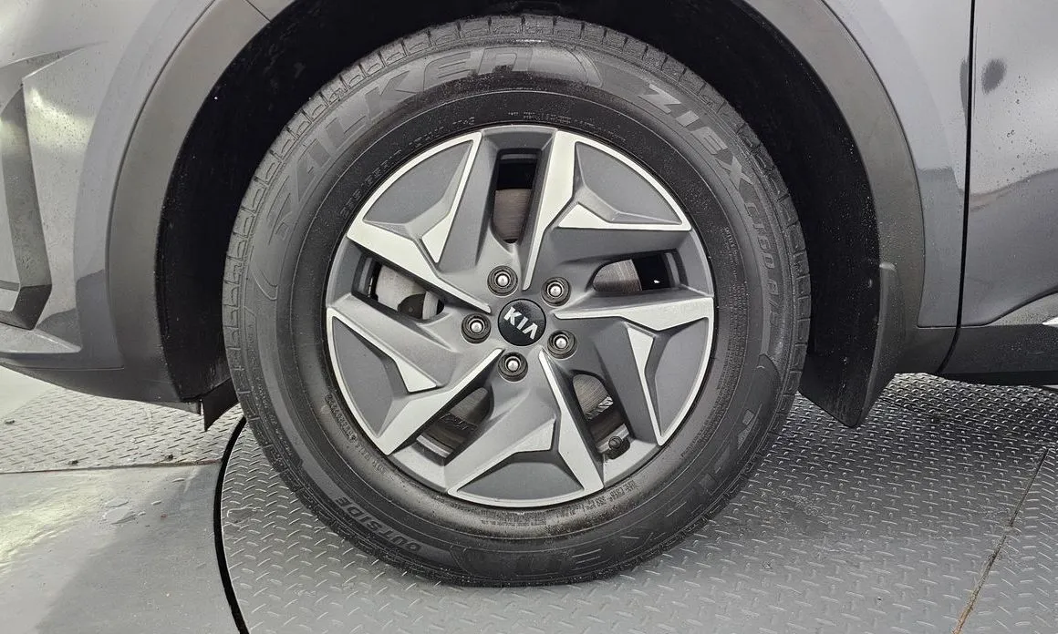 Kia Sorento — фото 9