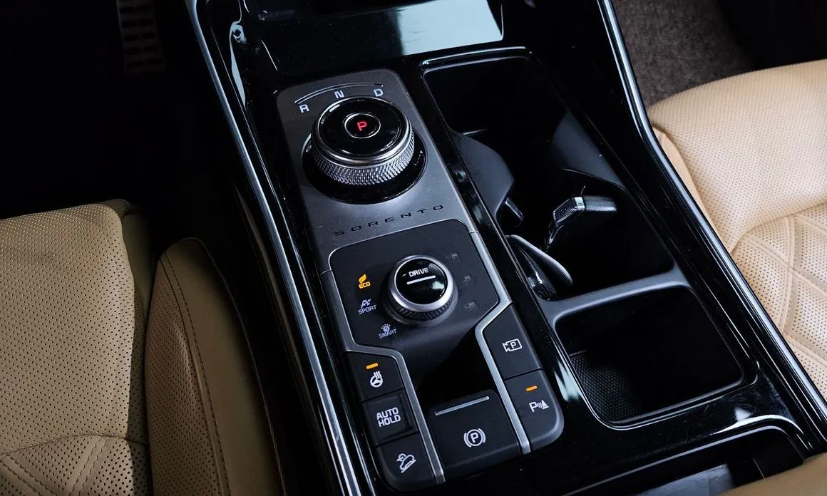 Kia Sorento — фото 7
