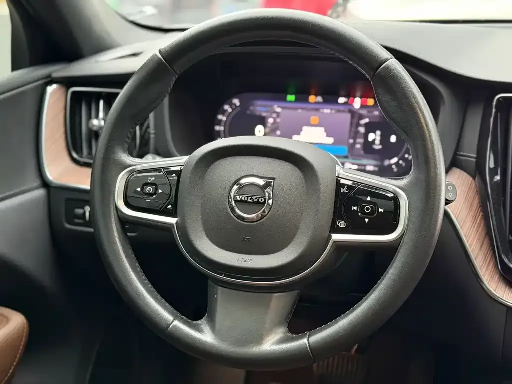 Volvo XC60 2021 из CN, фото 4