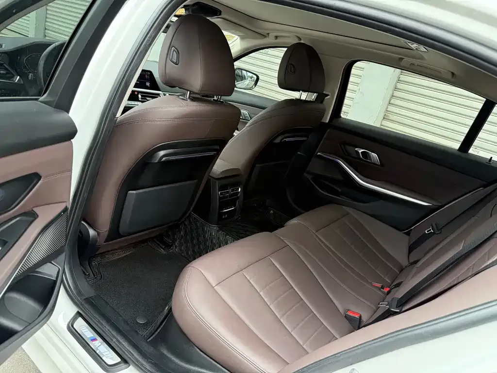 BMW 3 Series 2021 из CN, фото 3