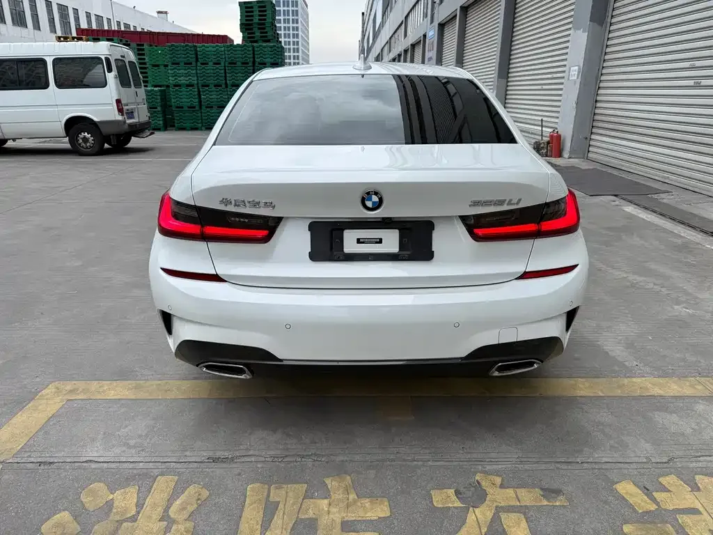 BMW 3 Series 2021 из CN, фото 6