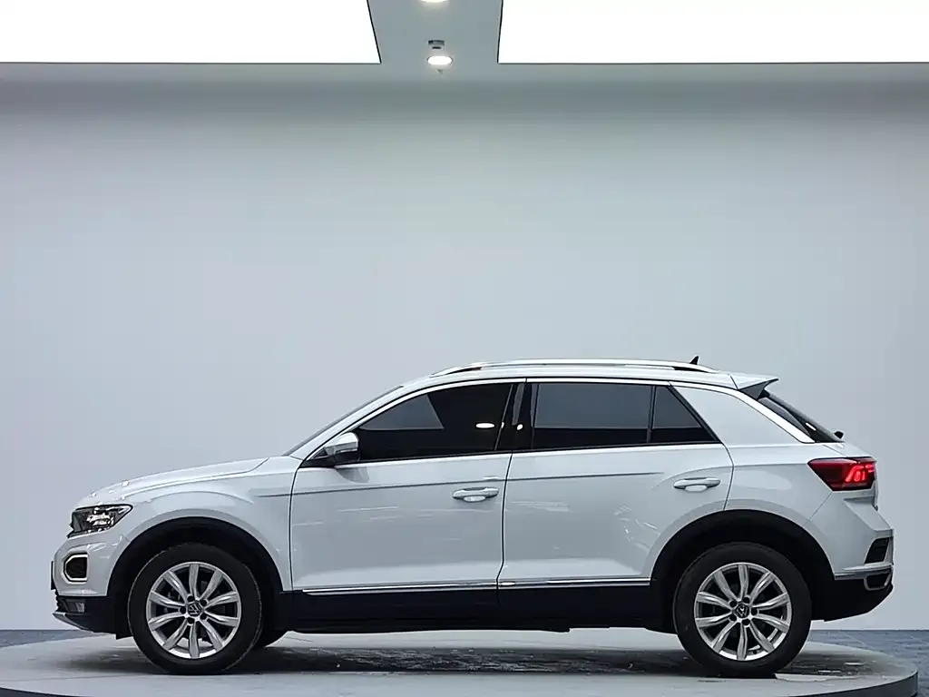 Volkswagen T-Roc — фото 5