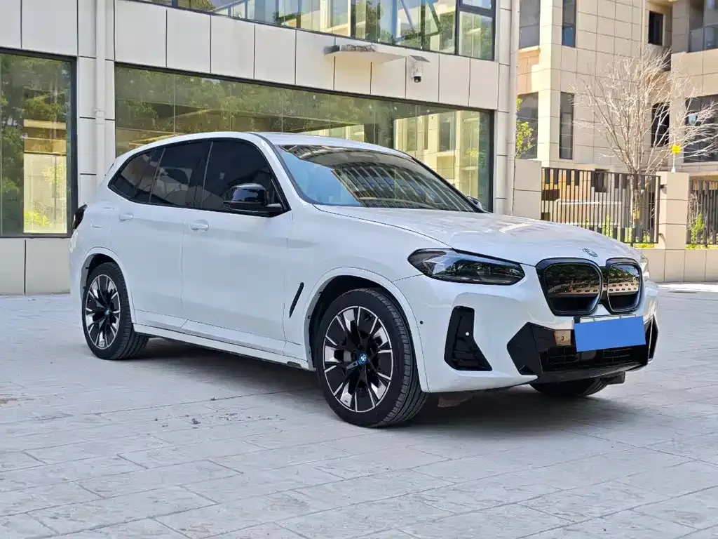 BMW iX3 — фото 4