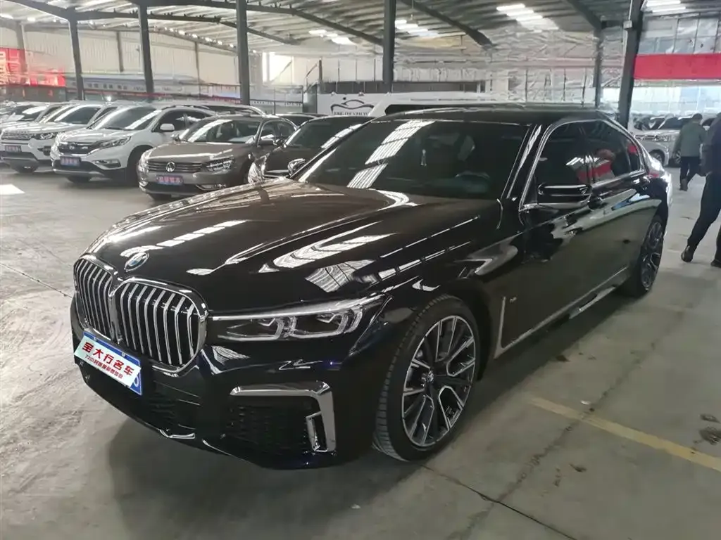 BMW 7 Series — фото 1