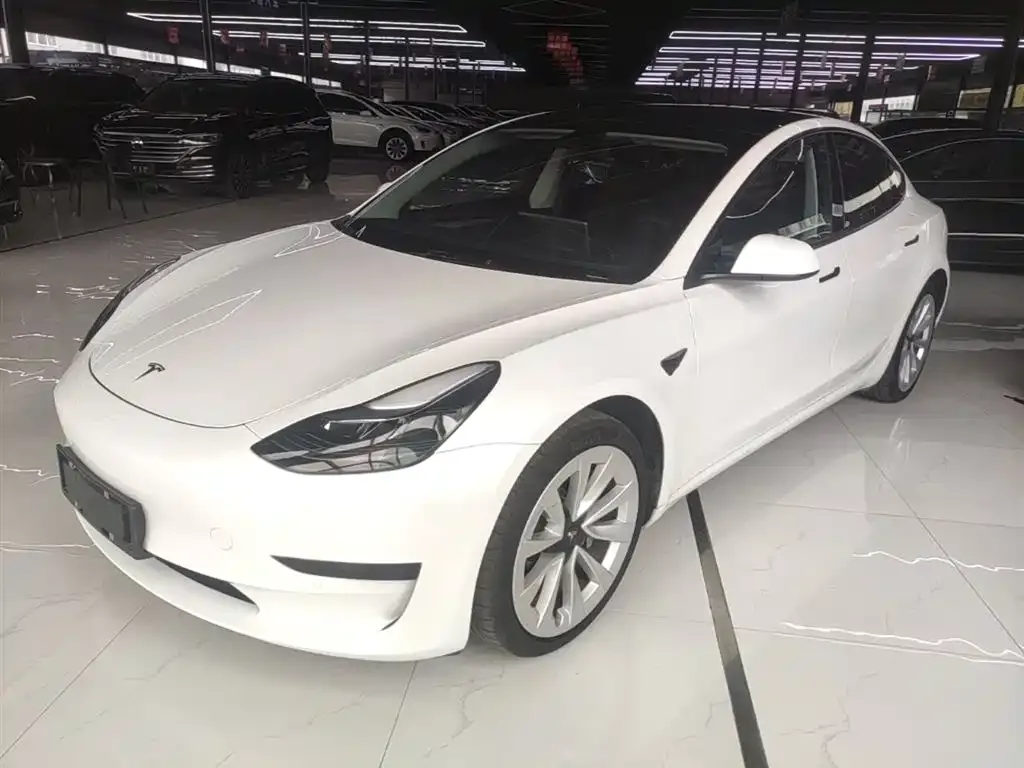 Tesla Model 3 — фото 9
