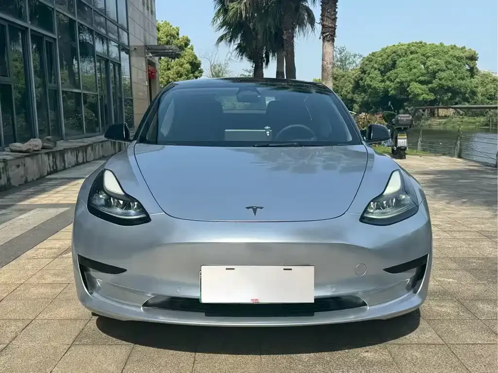 Tesla Model 3 — фото 5