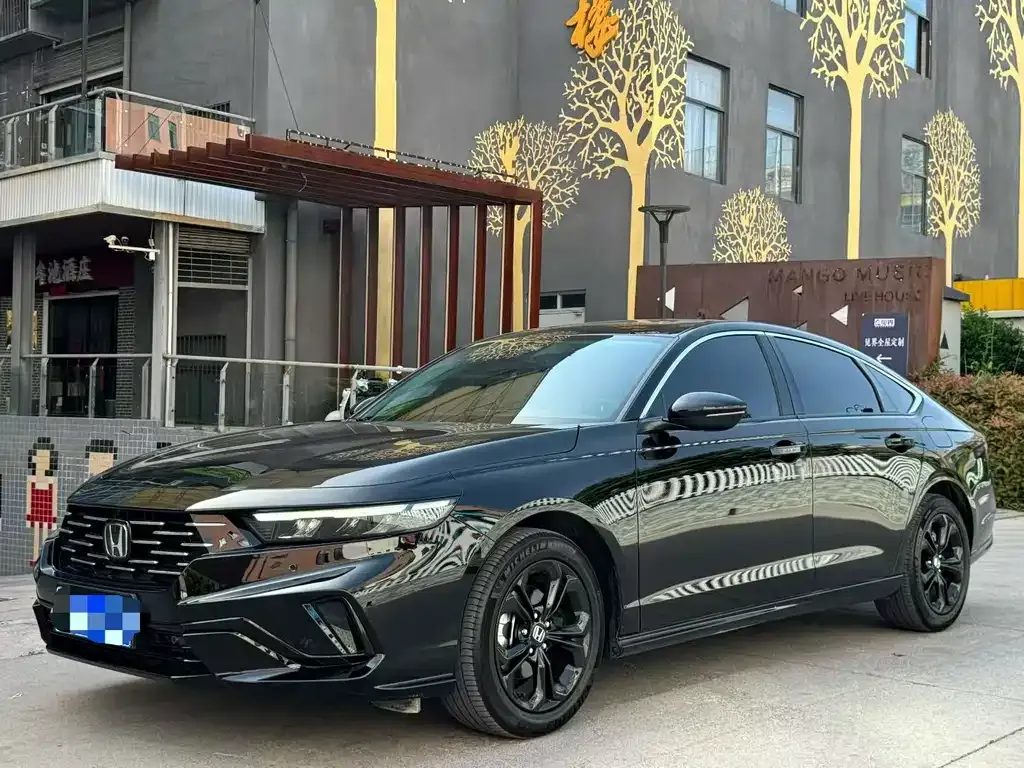 Honda Accord — фото 1