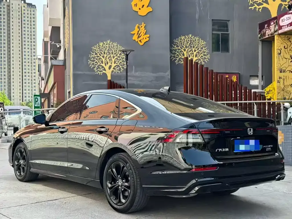 Honda Accord — фото 9