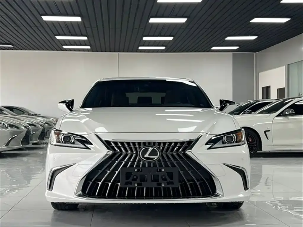 Lexus ES 2023 из CN, фото 4