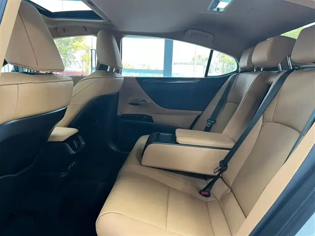 Lexus ES 2023 из CN, фото 3