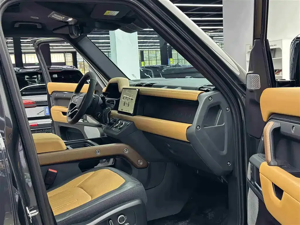 Land Rover Defender — фото 10