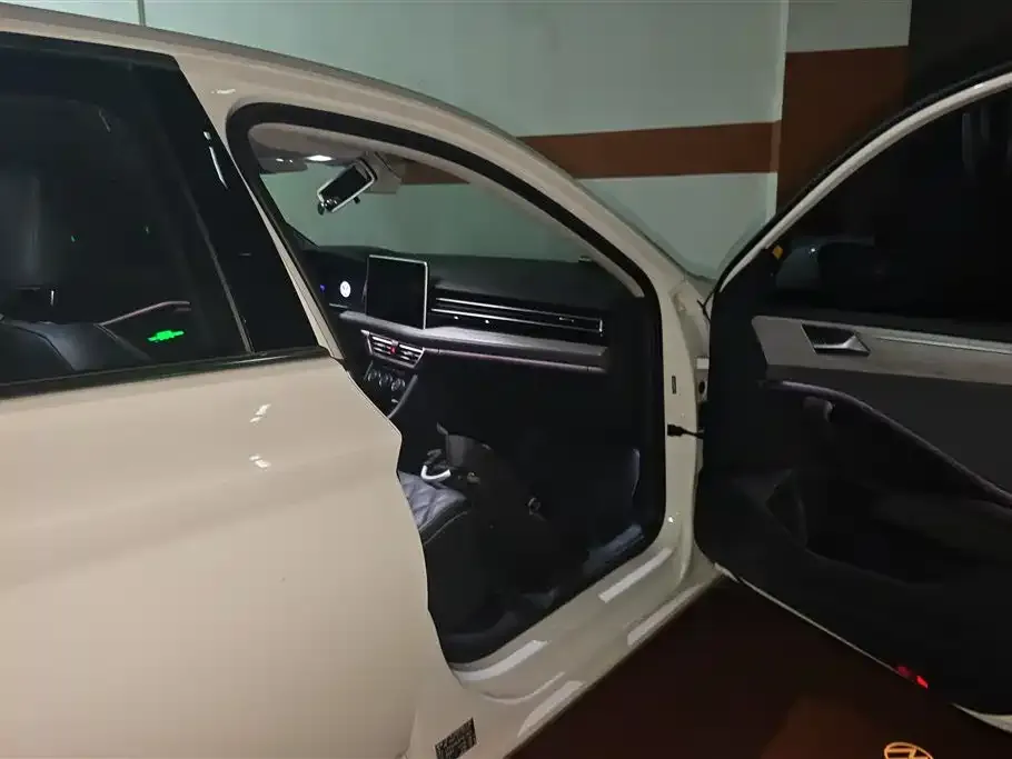 Volkswagen Sagitar 2023 из CN, фото 3