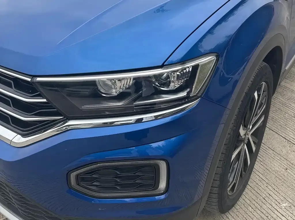 Volkswagen T-Roc — фото 5