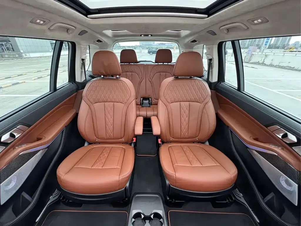 BMW X7 M60i 2025 из CN, фото 4
