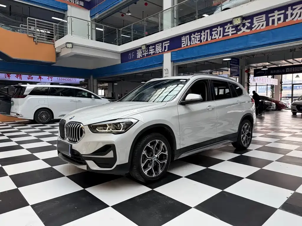 BMW X1 — фото 1