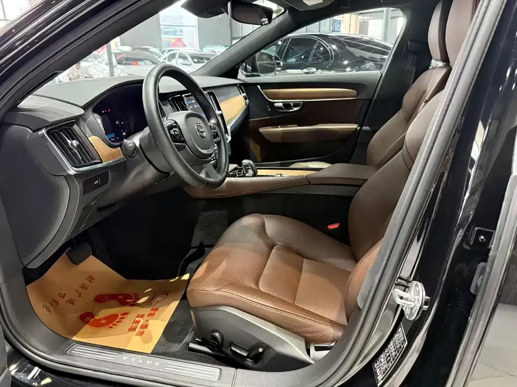 Volvo S90 2024 из CN, фото 8