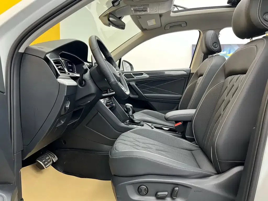Volkswagen Tiguan L 2023 из CN, фото 6
