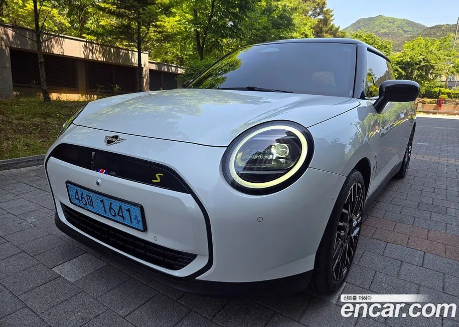 Mini Cooper 2024 из KR, фото 2