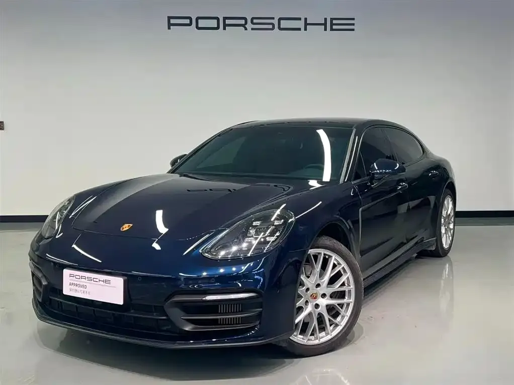 Porsche Panamera — фото 1