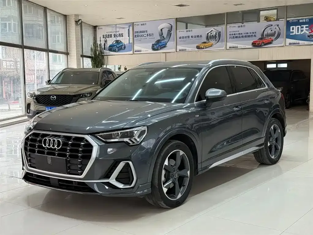 Audi Q3 — фото 1