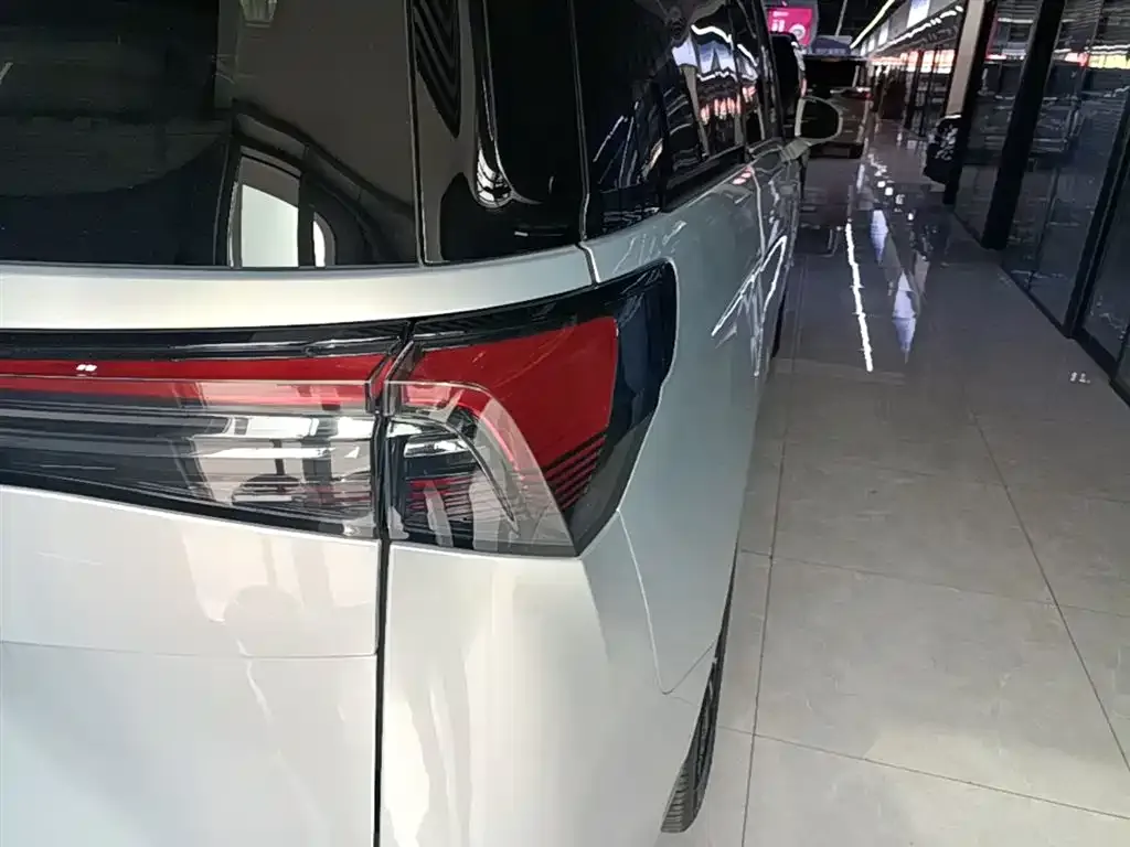 Buick GL8 Hybrid 2025 из CN, фото 9