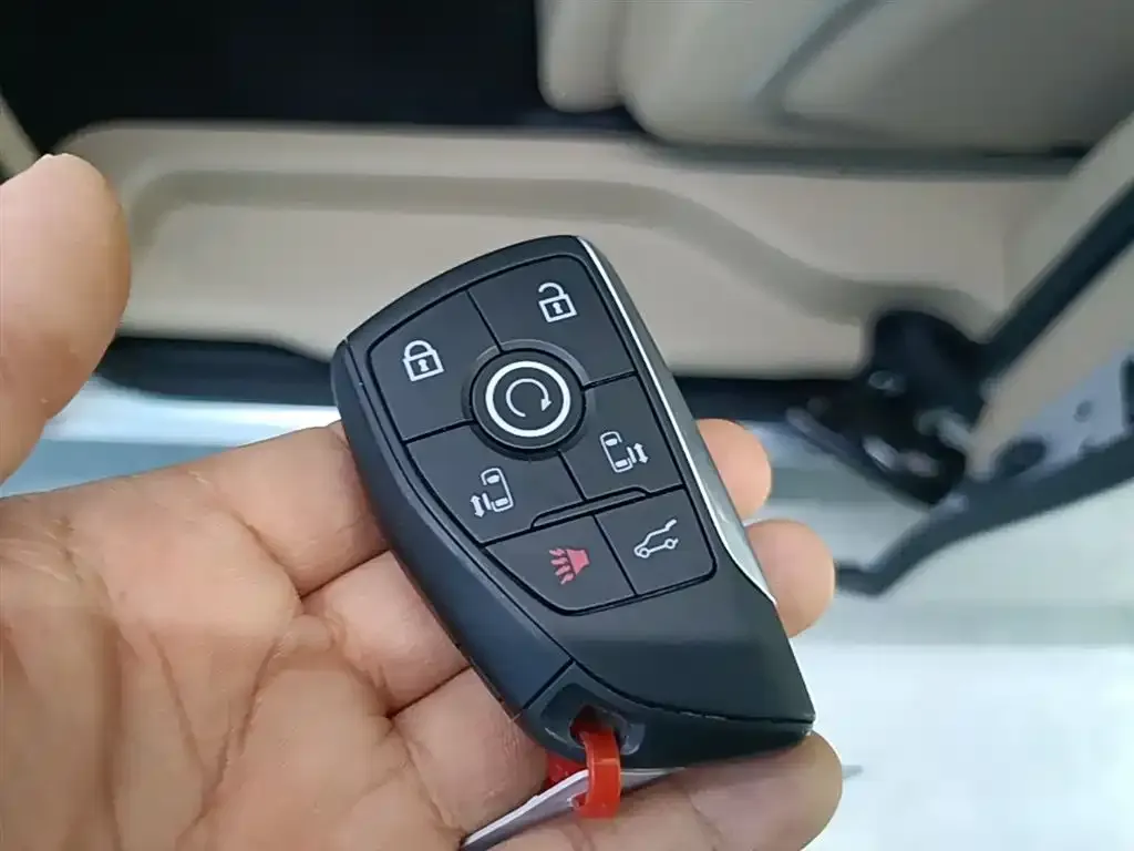 Buick GL8 Hybrid 2025 из CN, фото 6